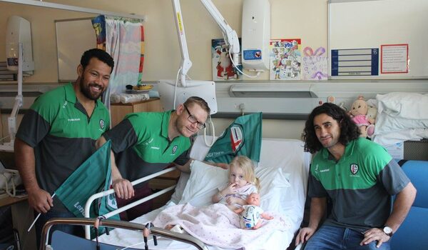 London Irish drop in to Royal Berkshire Hospital to say Merry Christmas 