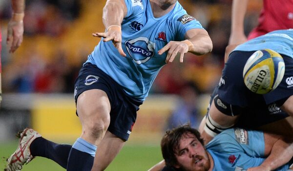 London Irish sign 2014 Super Rugby Champion