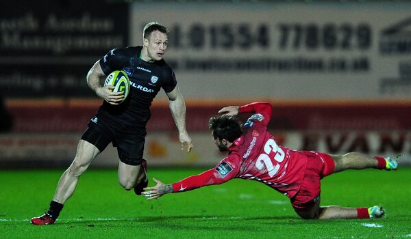 Scarlets fight back to claim victory