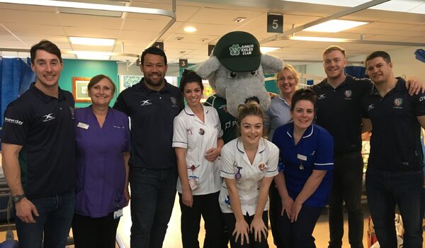 London Irish bring smiles with Christmas visit
