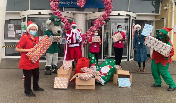 London Irish Foundation brings Christmas Cheer to children in five NHS Hospitals