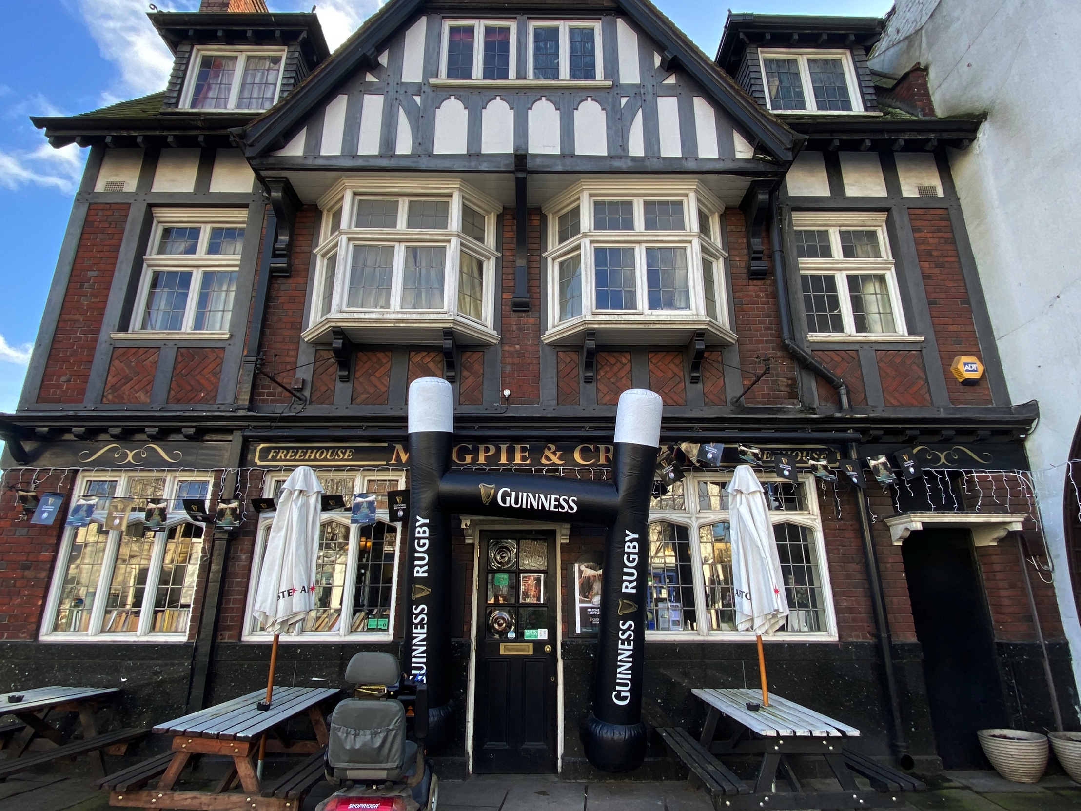 {{imageAltText(storage/images/Magpie.jpeg)}}